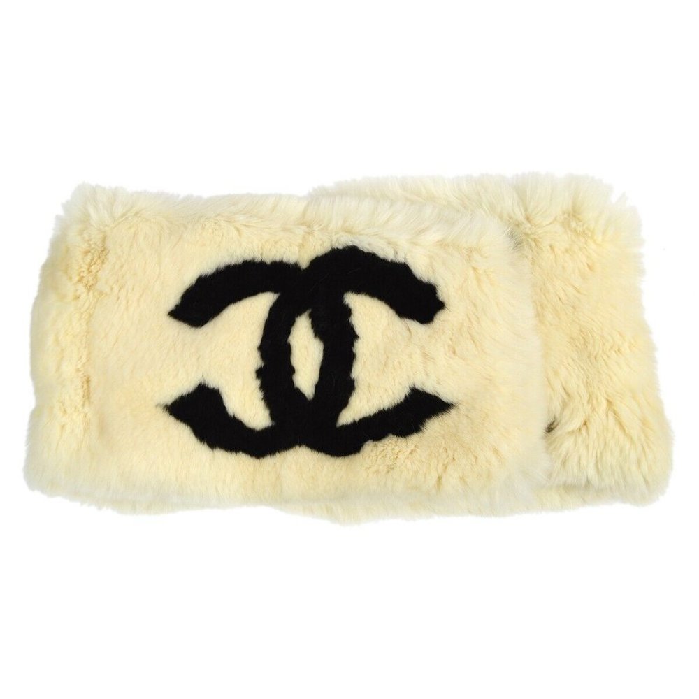 Chanel Fur Shawl Muffler Stole White Black Authentic